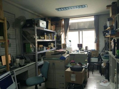 時代更迭，誠心轉讓 一家經營多年的電腦維修店