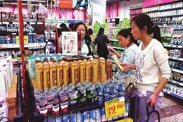 五一 消費季臨近 省城太原商家開打促銷戰(zhàn)